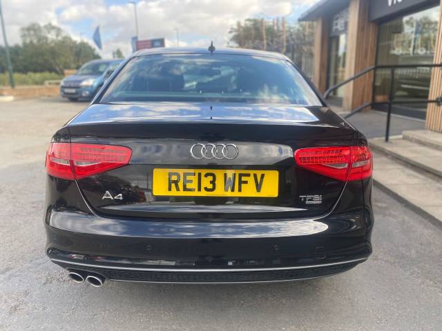 2013 Audi A4 2.0 S-Line