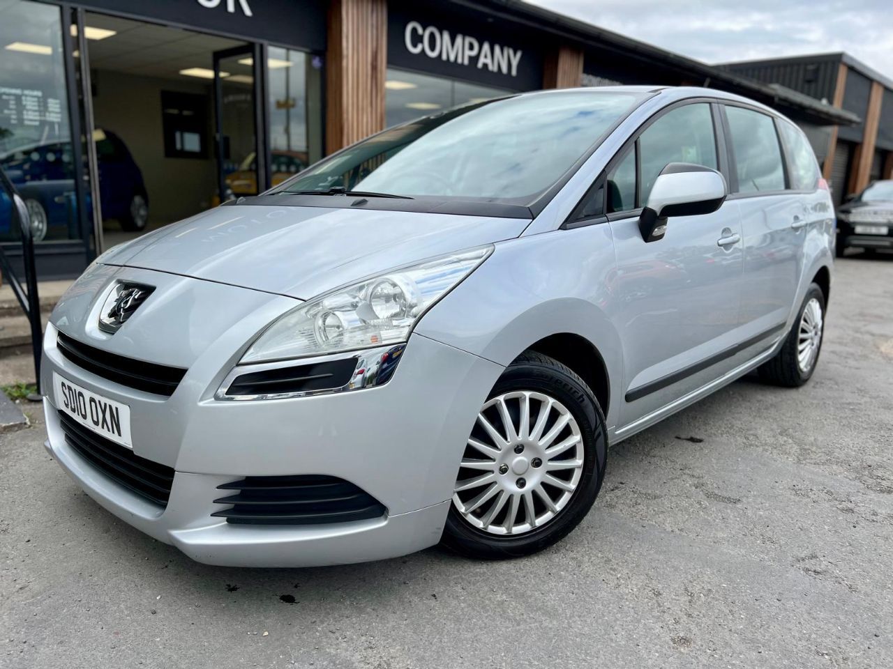 2010 Peugeot 5008
