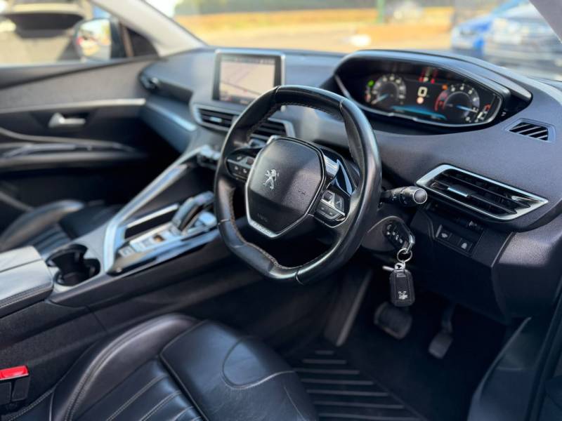 Peugeot 3008 2018 (18)