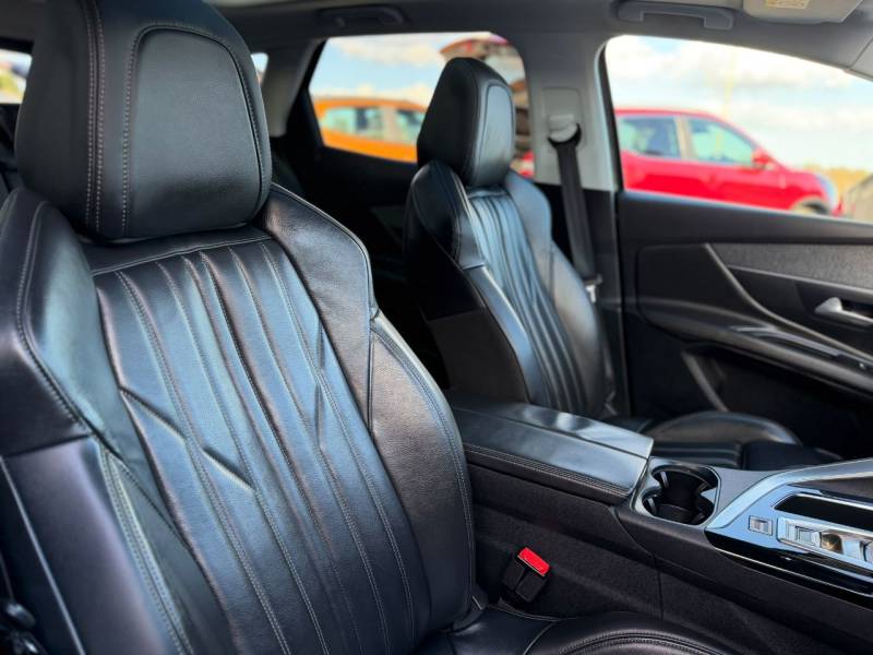 Peugeot 3008 2018 (18)