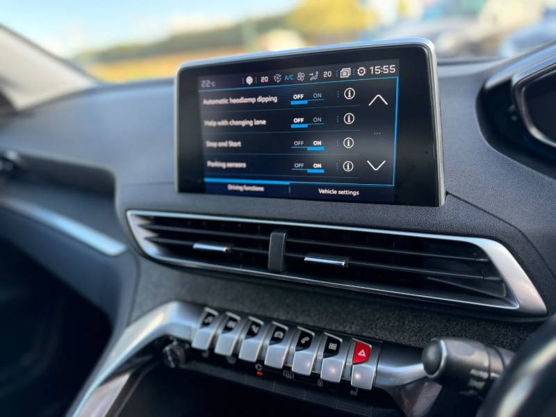 Peugeot 3008 2018 (18)