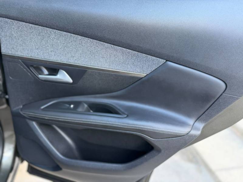 Peugeot 3008 2018 (18)