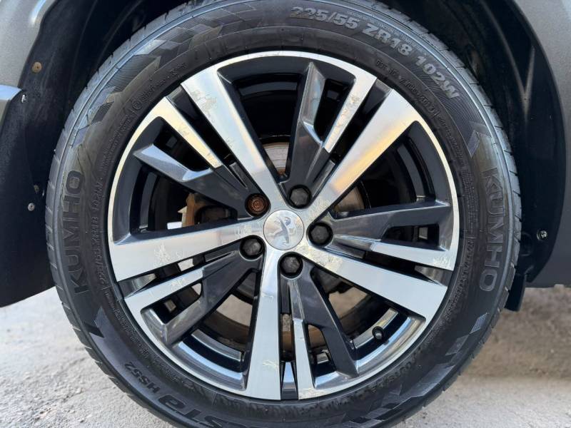 Peugeot 3008 2018 (18)