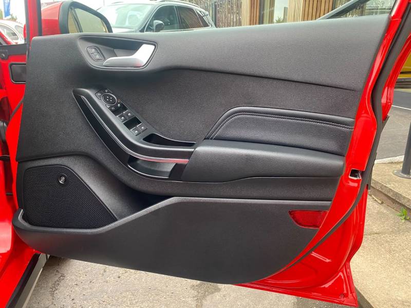 Ford Fiesta 2018 (18)