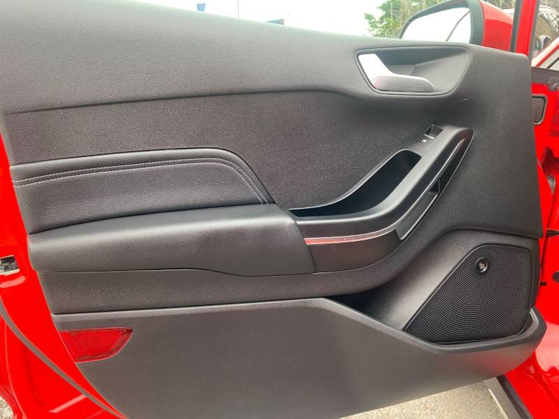 Ford Fiesta 2018 (18)