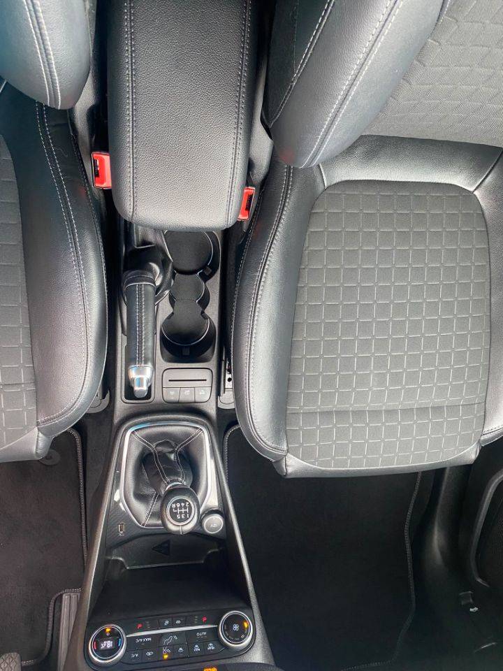 Ford Fiesta 2018 (18)